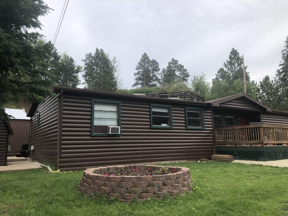 Whitewood Creek Cottage exterior photo. 