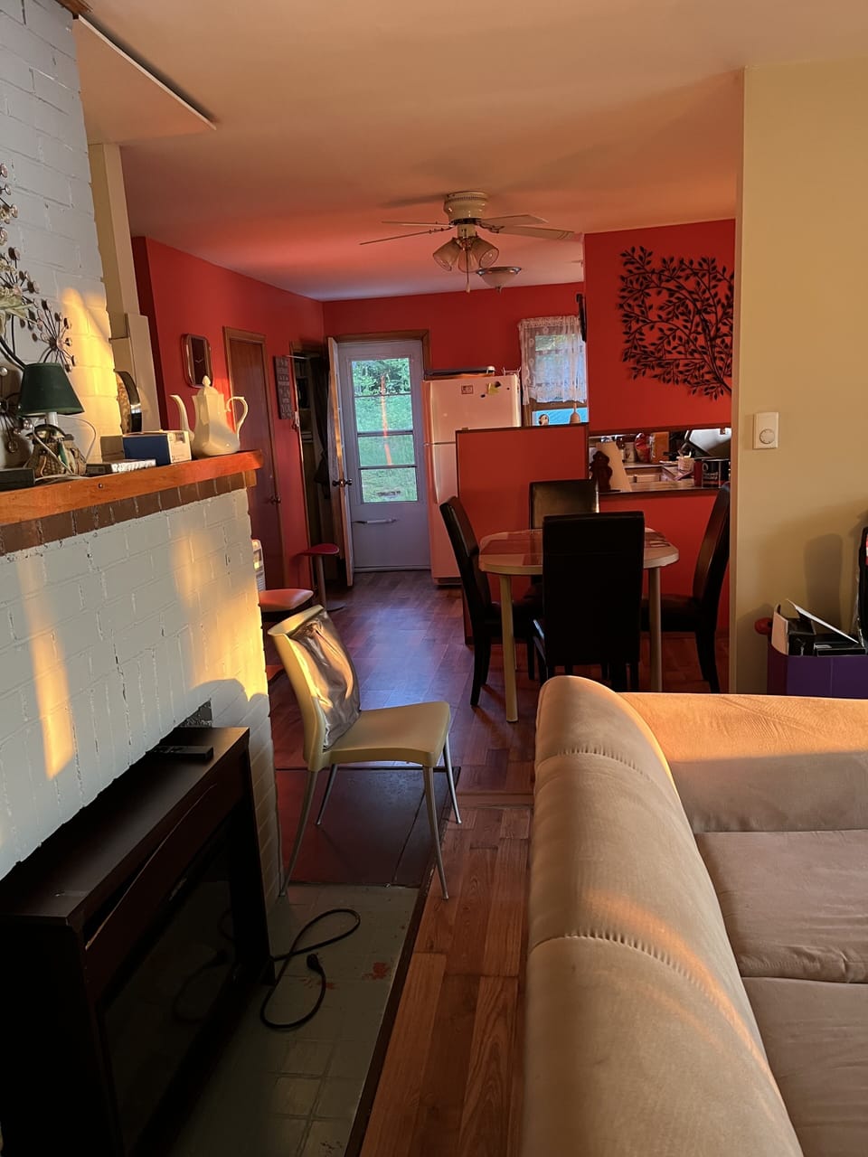 Get away!  Bring your boat,suntan,go fishing, walk in trails! Organic Retreat