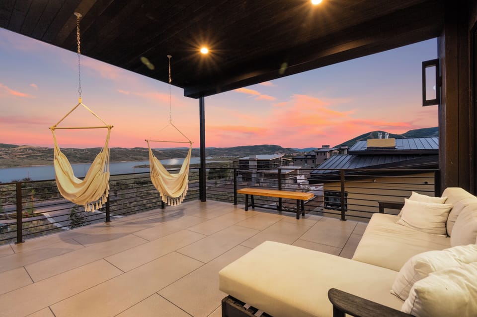 Main level deck with hammock swings