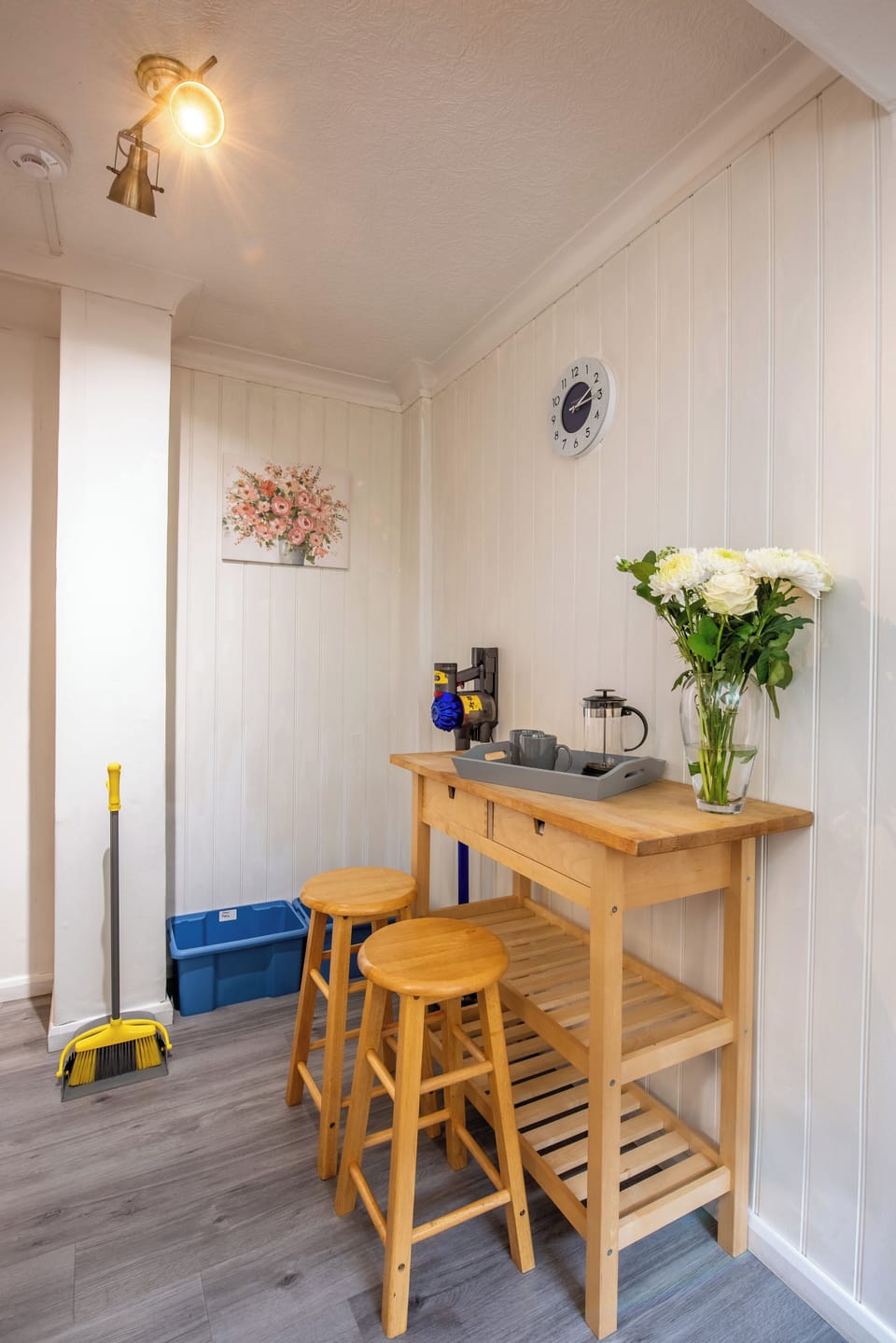 Small breakfast area in the kitchen