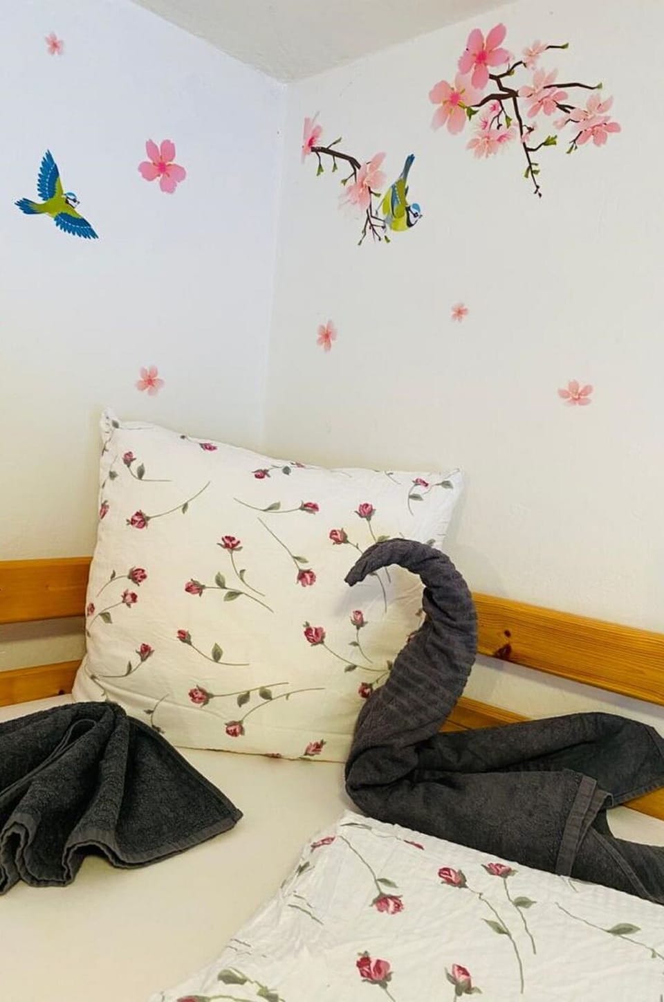Wall Sticker, Textile, Interior Design, Art, Comfort, Pillow, Linens, Pattern, Throw Pillow