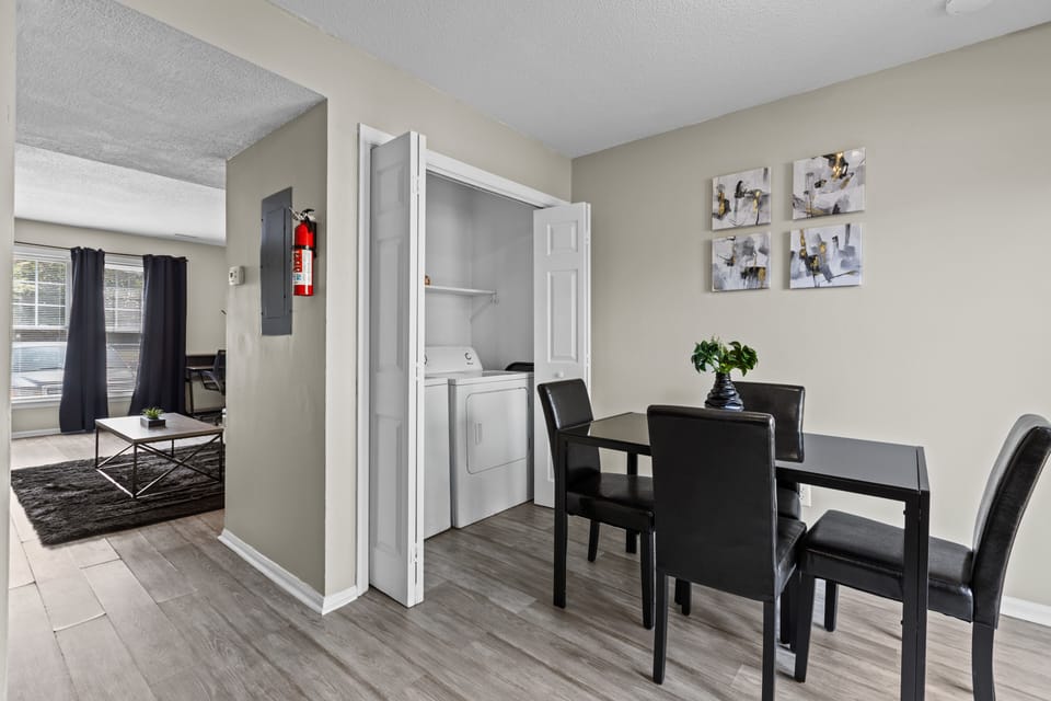 Laundry Area
Laundry Pods & Dryer Sheets  provided