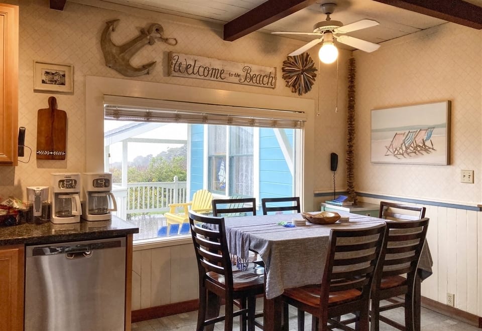 Annie`s Beach House - Breakfast with family and friends