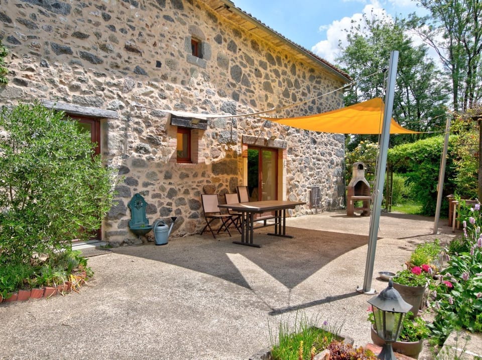 Patio - access from kitchen & living room