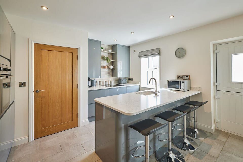 Soda Cottage, Whitby - Host & Stay