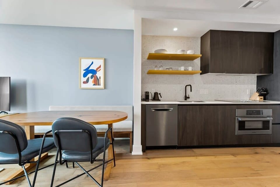 Dining area right off the kitchen