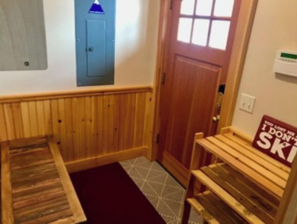 Entry way mud room