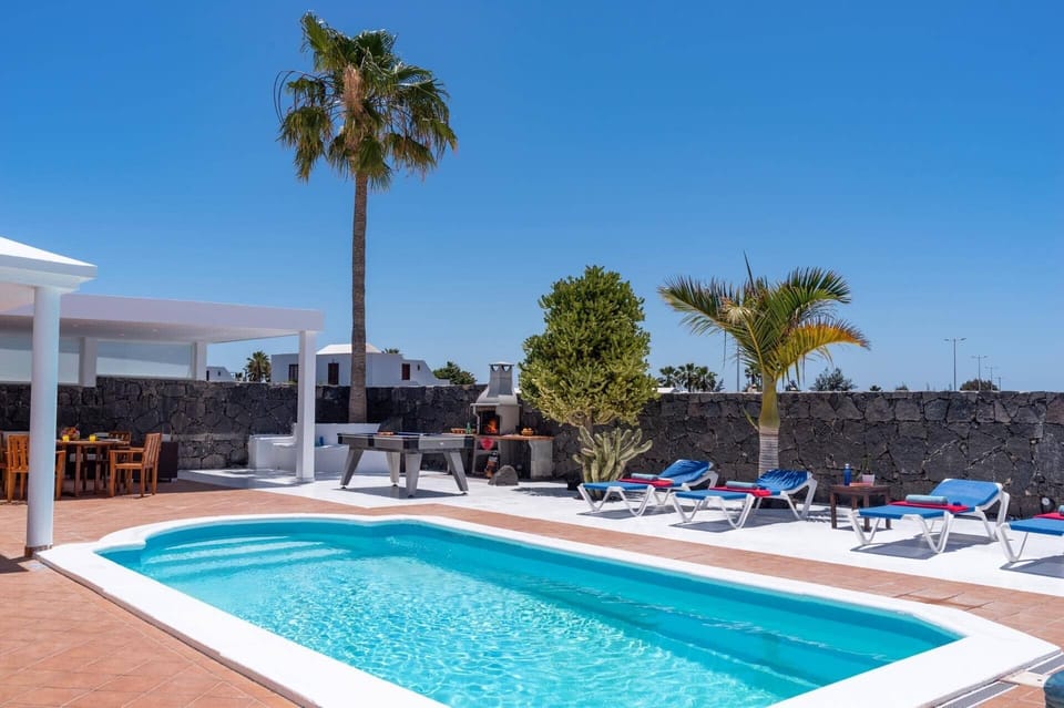 Villa Leon image