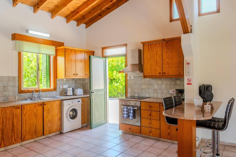 Villa Poppy image