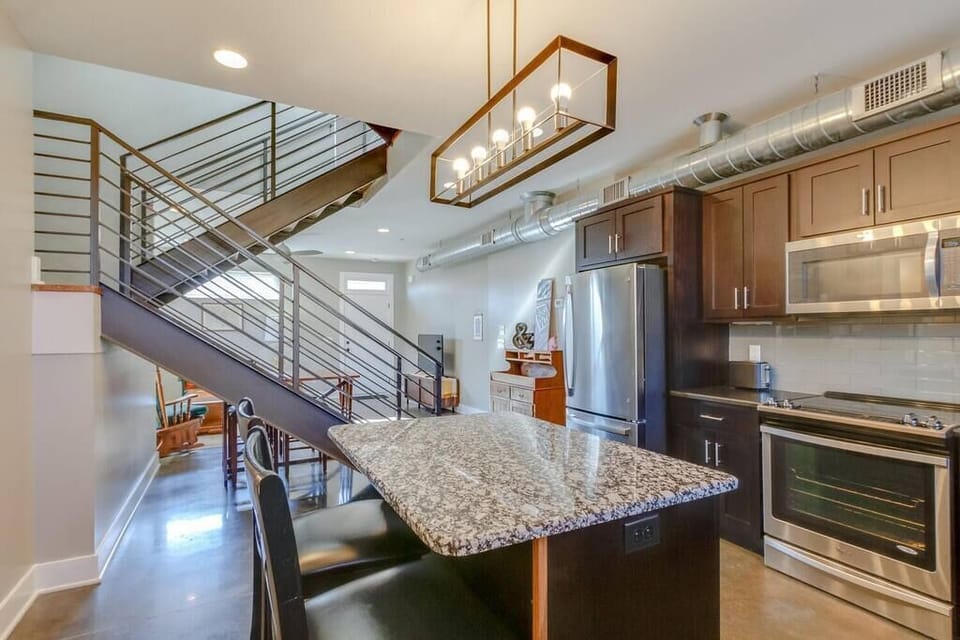 full kitchen