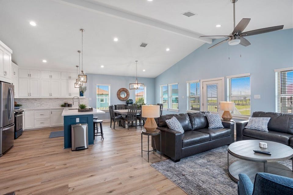 Living Dining Kitchen View