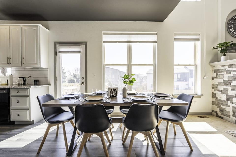 Dinning Area - dishes, silverware, & glasses provided.