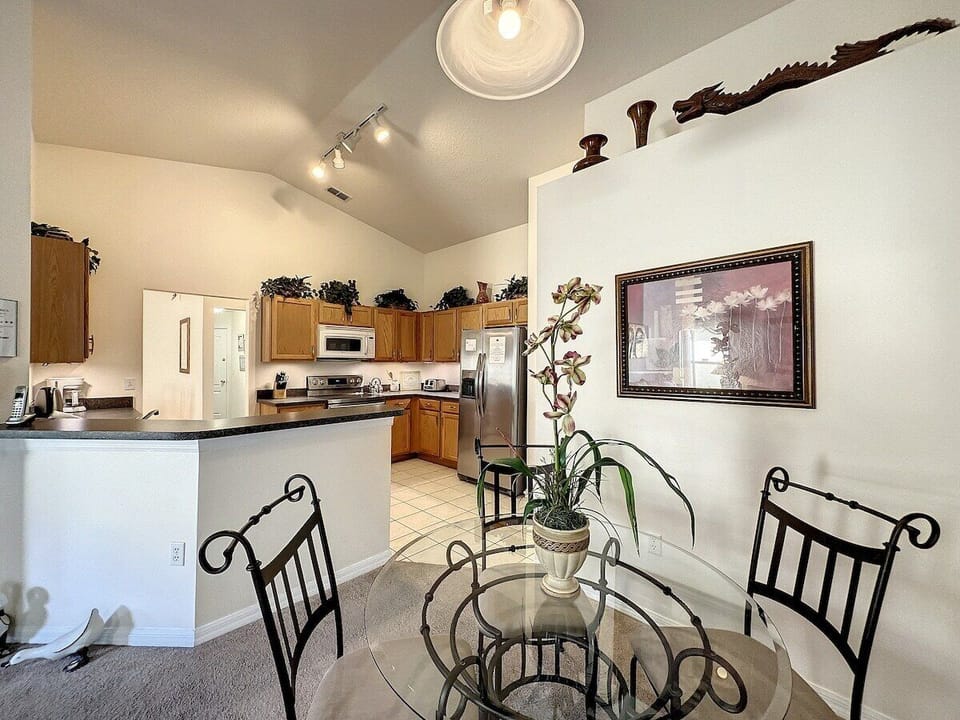 Breakfast nook off kitchen