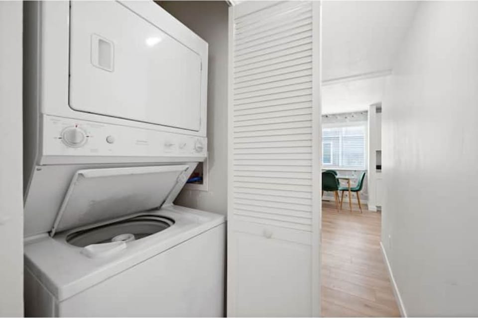 Stackable washer and dryer 