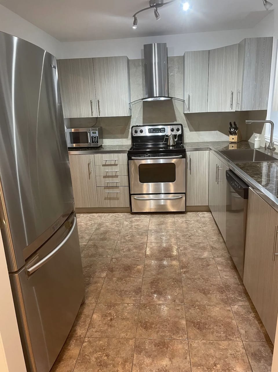 Fully Equiped newly renovated kitchen