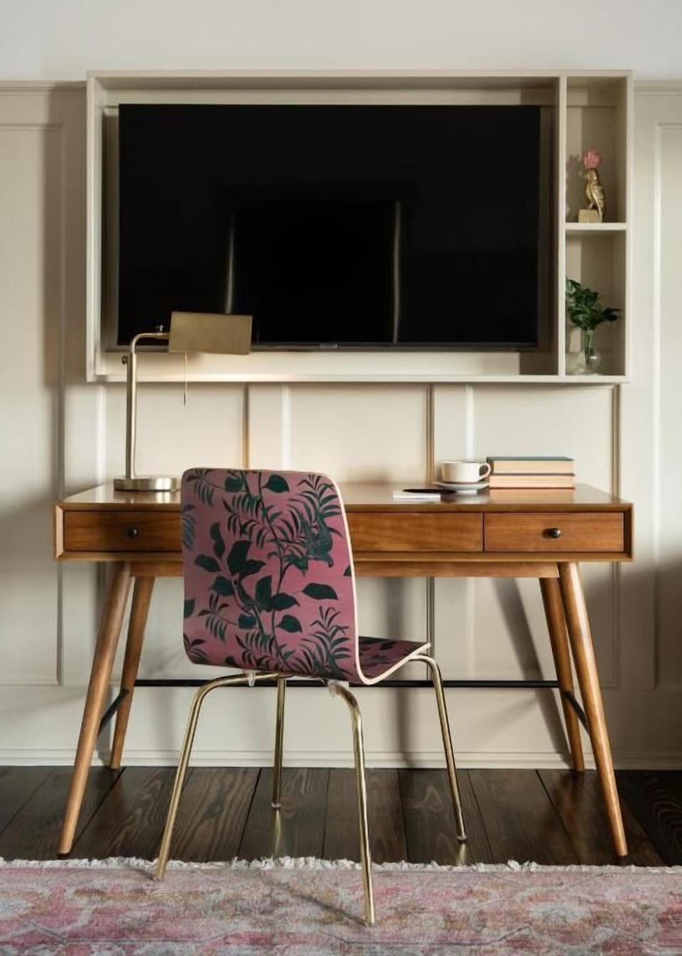 Store luggage neatly and relax in a clutter-free suite.