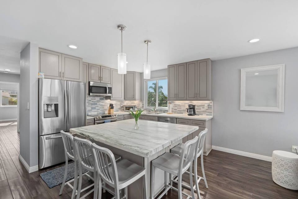 Kitchen, open floor plan