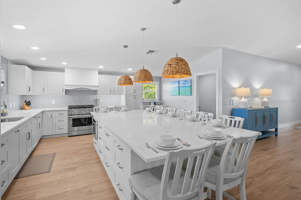 Dreamy chef’s kitchen with room to spread out