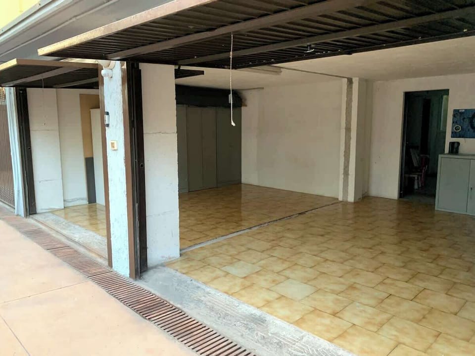 Garage doppio per due auto, box auto privato e videosorvegliato