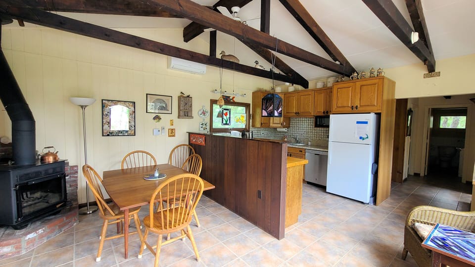 Nicely equipped eat in kitchen