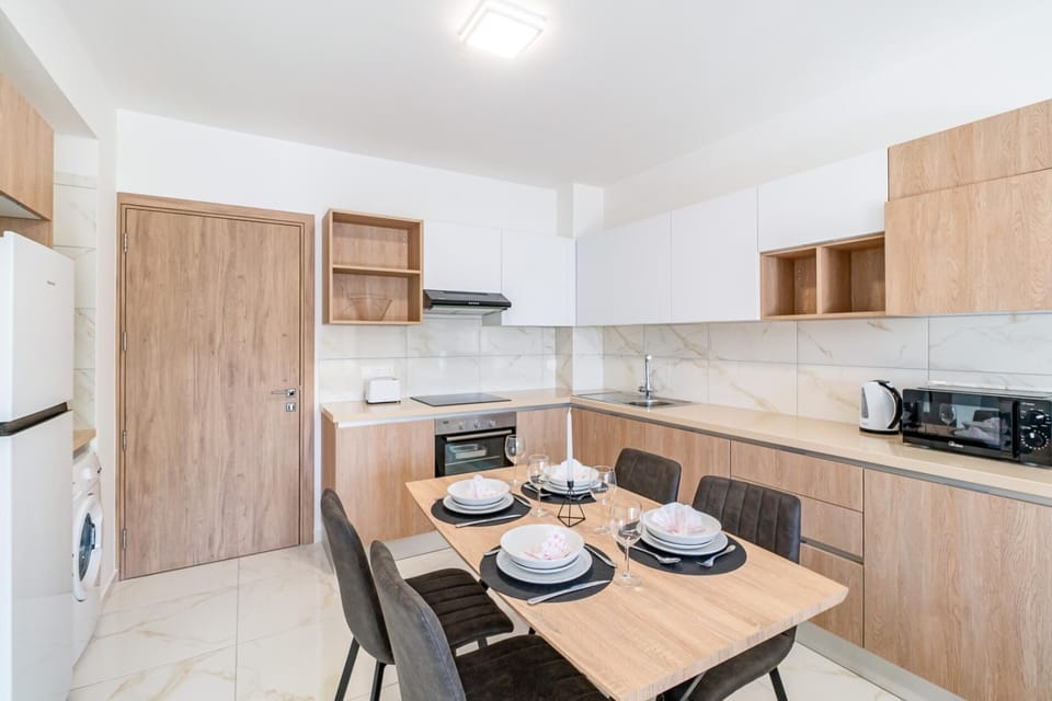 Adolina One Bedroom Apartment 103 (10486)