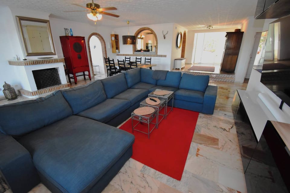 Lounge property management