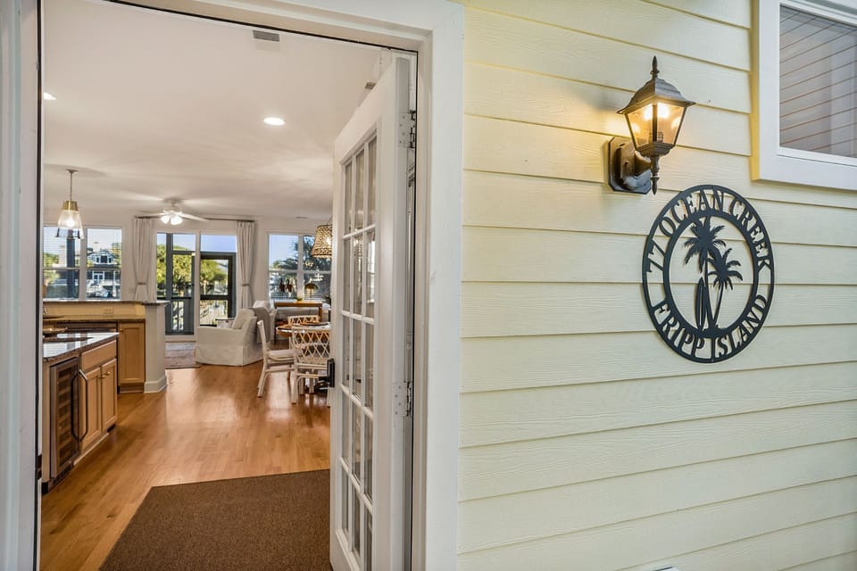 Your mood will brighten as you enter the front door, enjoying the warm and beachy decor...
