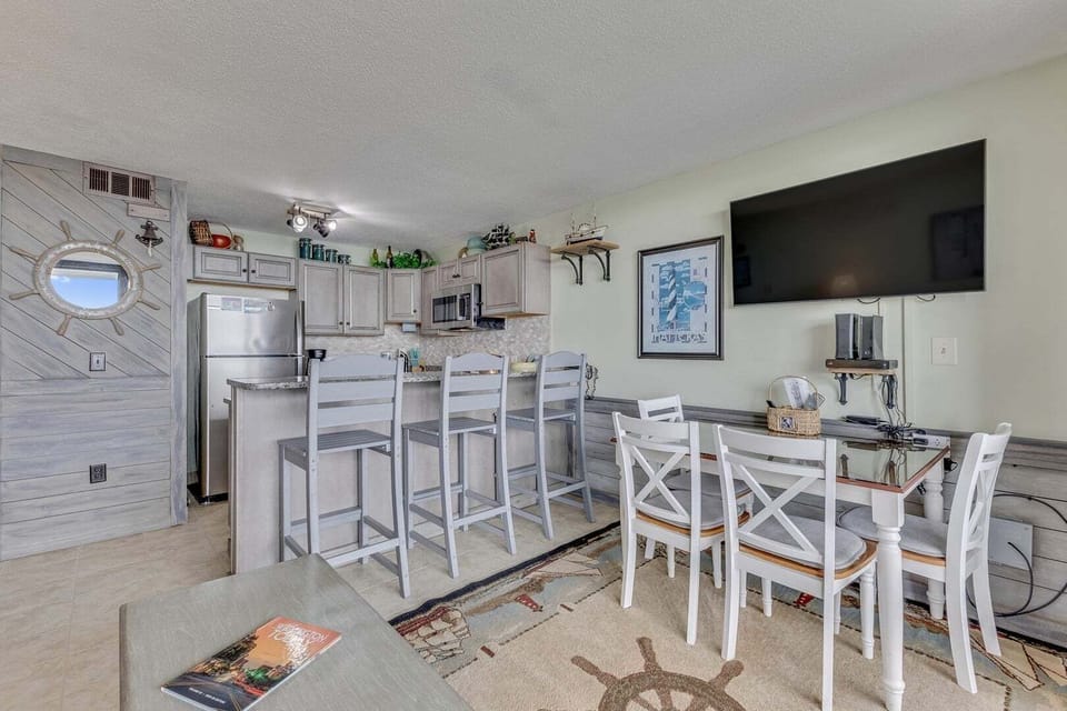 Atlantic Towers 312-print-006-030-Main Living Area-4200x2800-300dpi