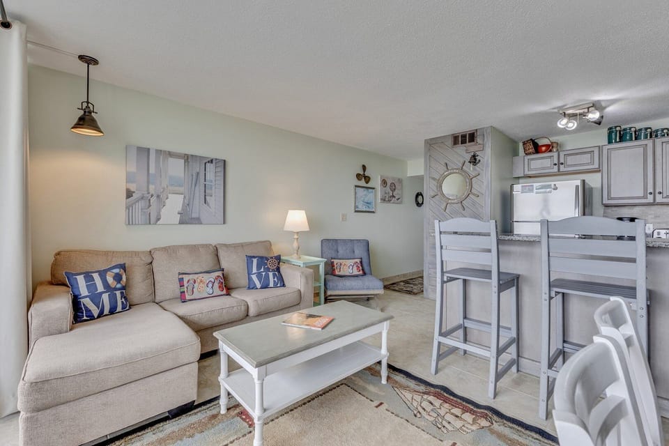 Atlantic Towers 312-print-004-026-Main Living Area-4200x2800-300dpi