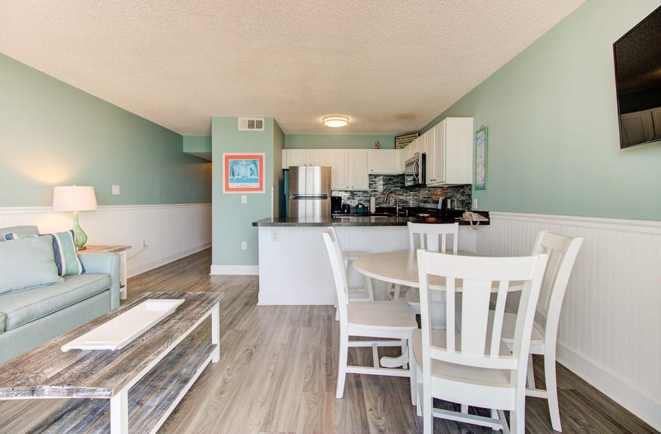 Atlantic Towers 812-print-005-004-Main Living Area-4200x2759-300dpi