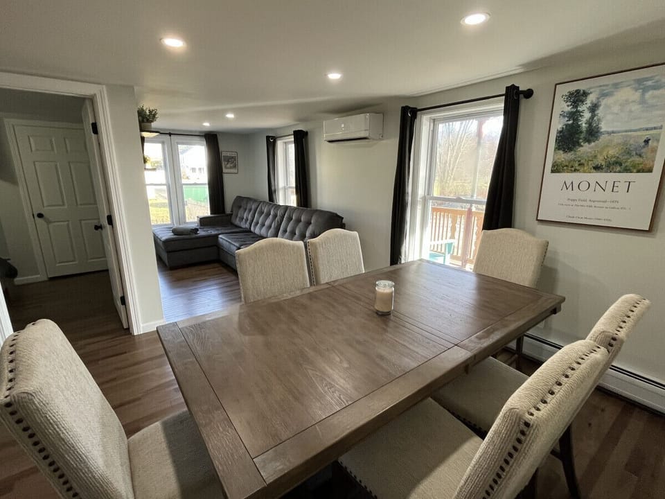 Dining / Eat-in-Kitchen. Table includes a leaf.