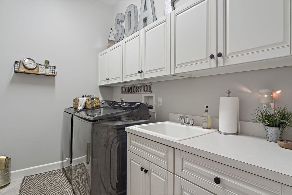 Laundry room with soaking sink