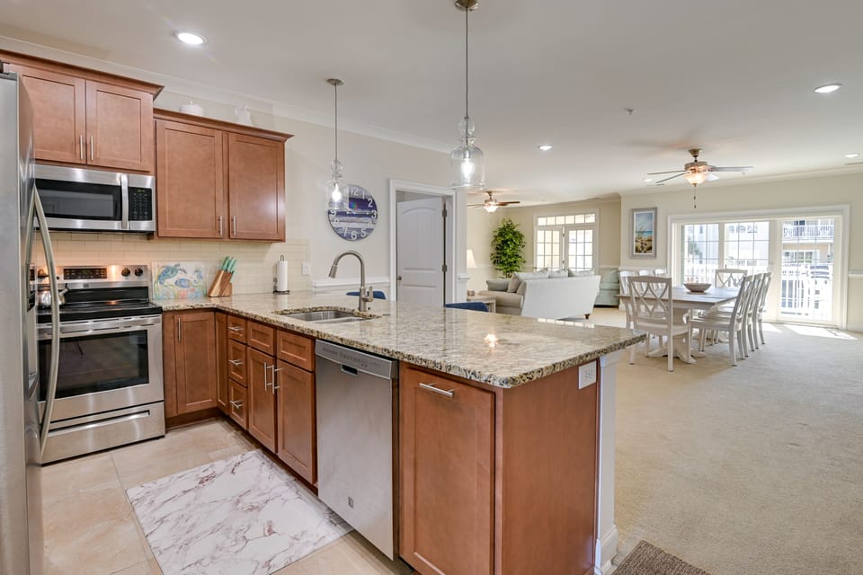 Murrells Inlet Vacation Rental | 4BR | 3BA | 2,356 Sq Ft | Step-Free w/ Elevator