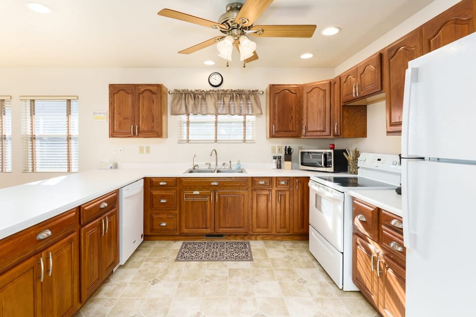 [Fully Equipped Kitchen]