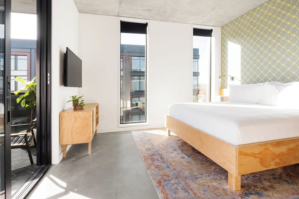 Unit w/ King size bed