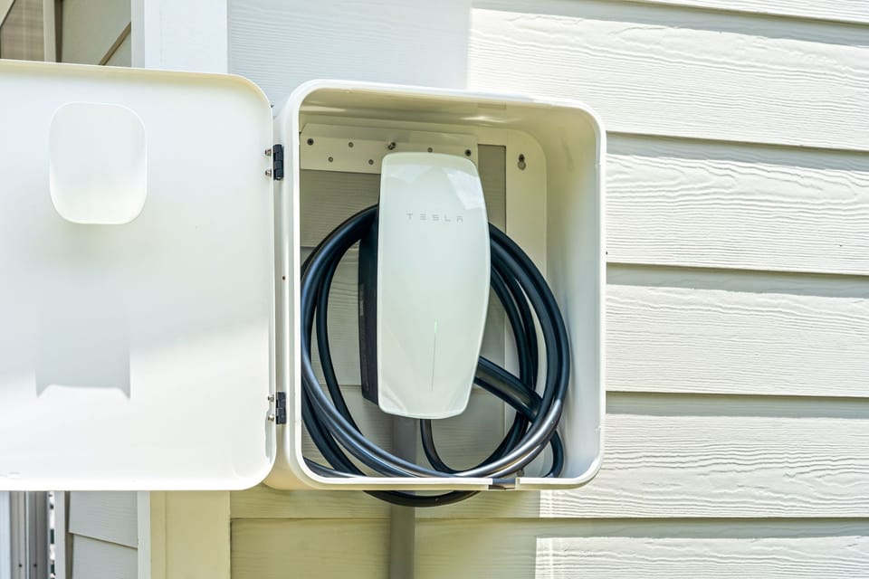Universal TESLA Charger charges all makes of EV's