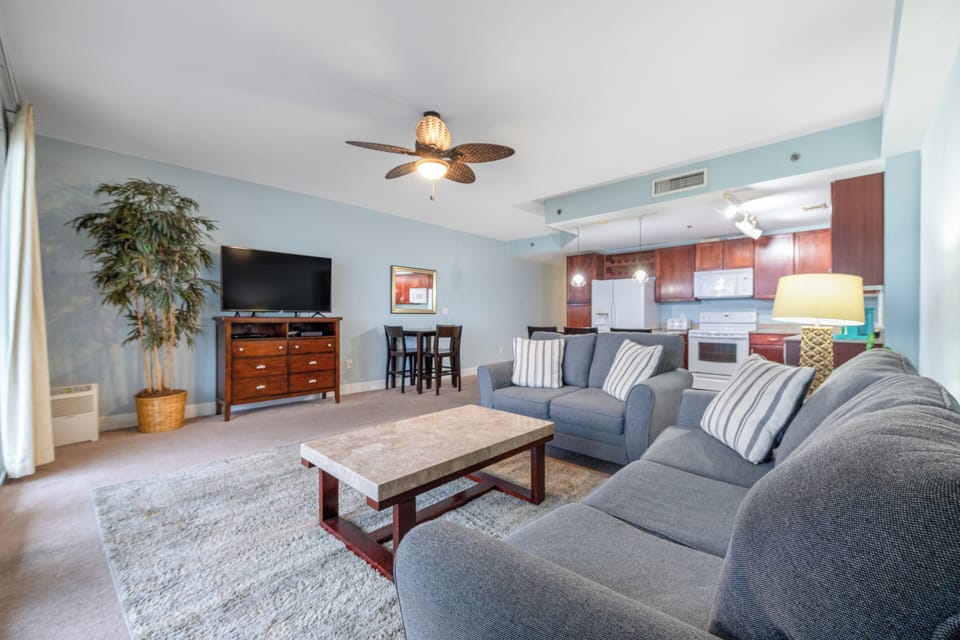 Laketown Wharf 1416 Living Area