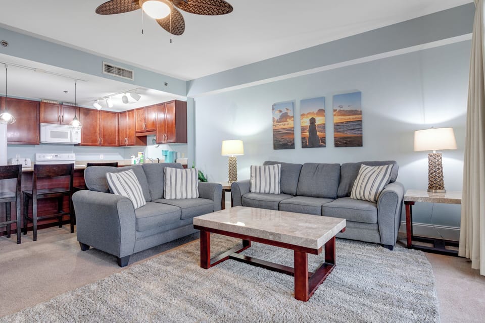 Laketown Wharf 1416 Living Area