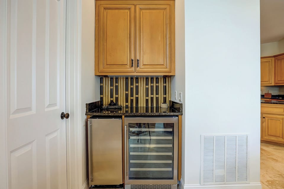 Ice Maker & Wine Fridge