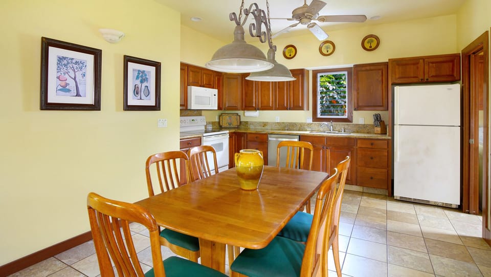 Ahe Lani Cottage - Dining Room & Kitchen - Parrish Kauai