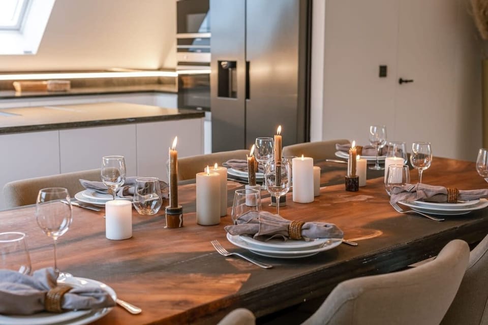 Details of the dining table