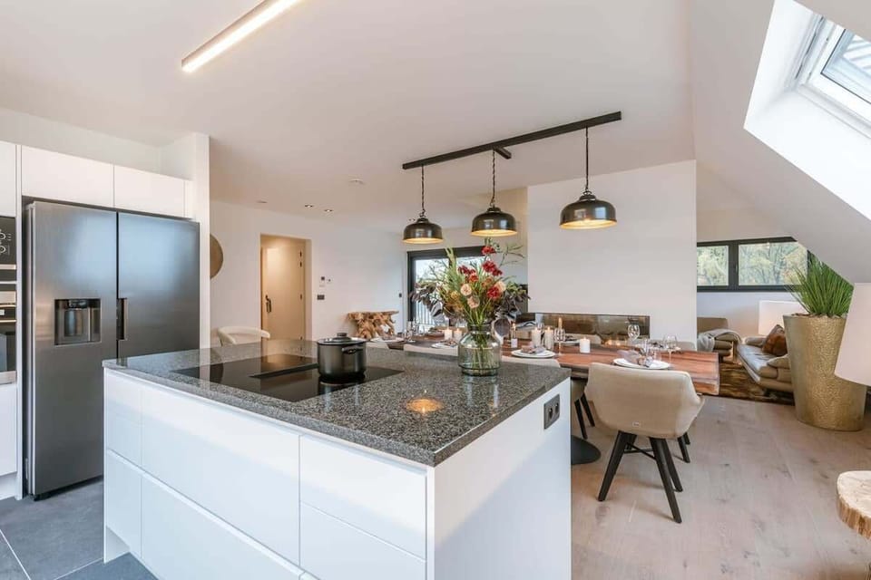 Enjoy cooking while interacting with your guests