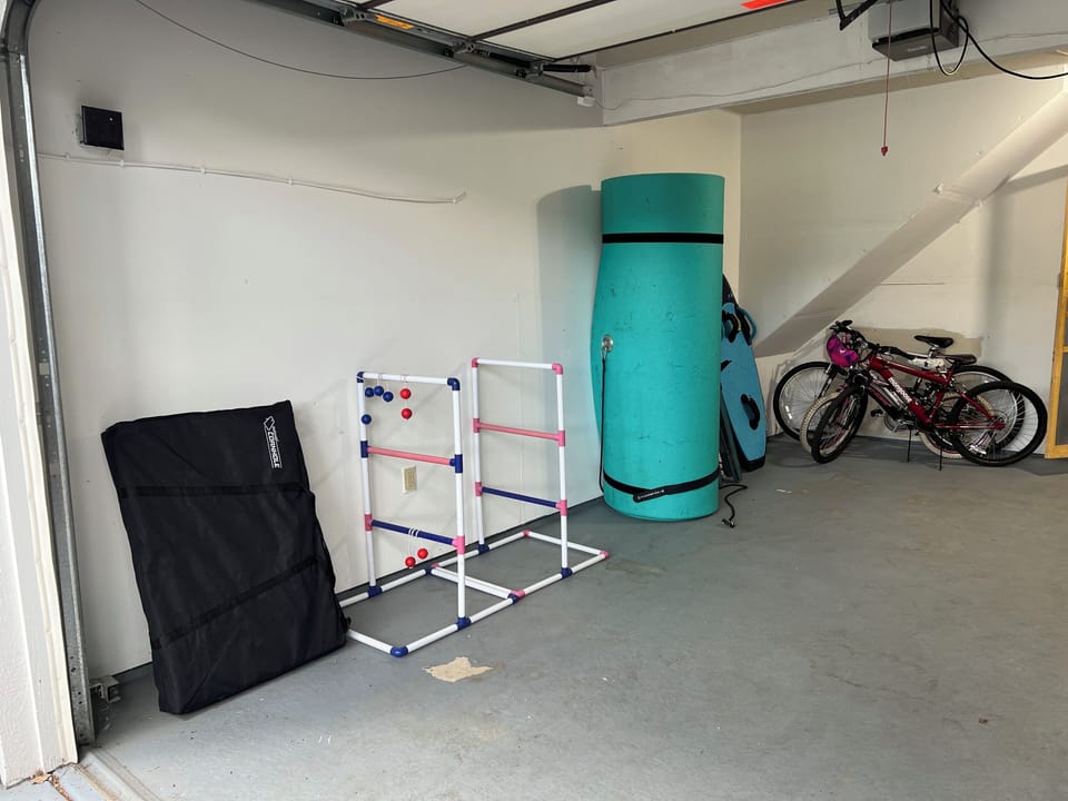 yard games and water mat included. 