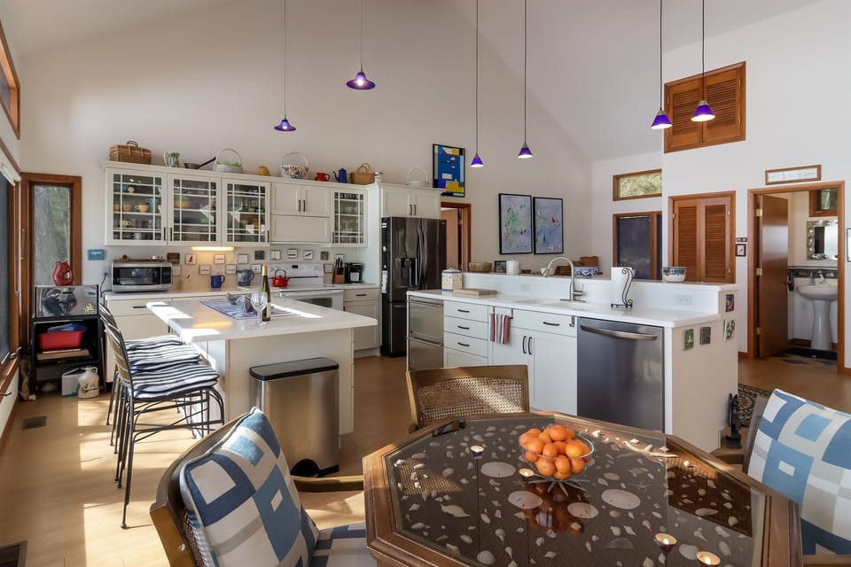 You won’t even mind cooking with views like this!