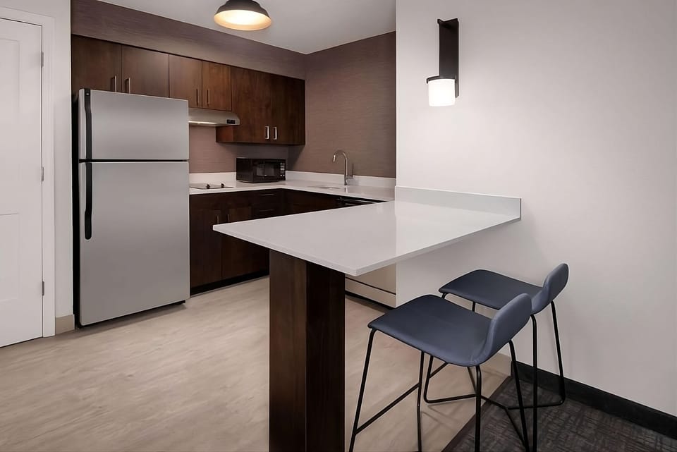 Start mornings with coffee and easy prep in the kitchenette.