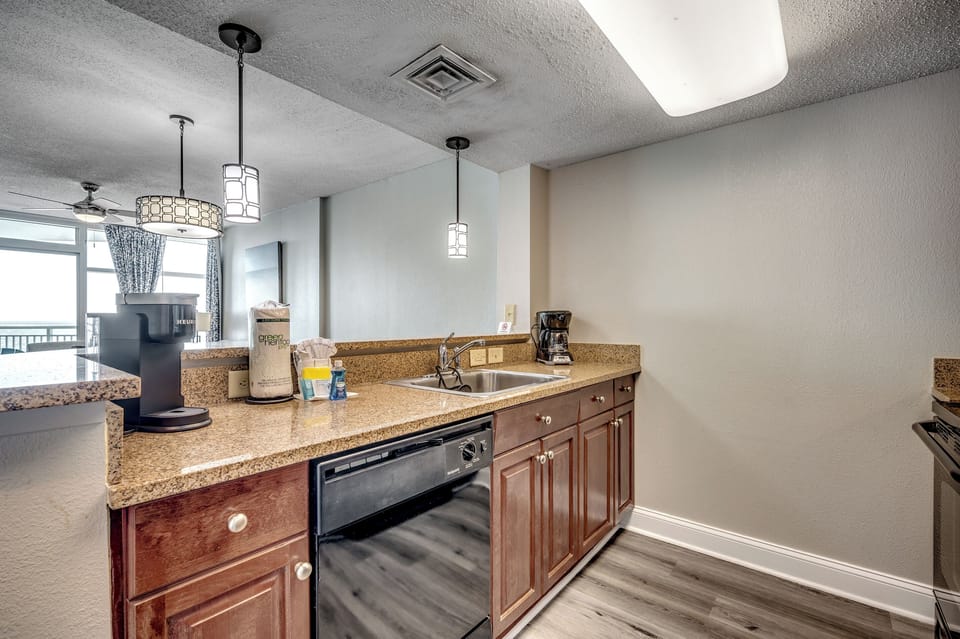 Full kitchen