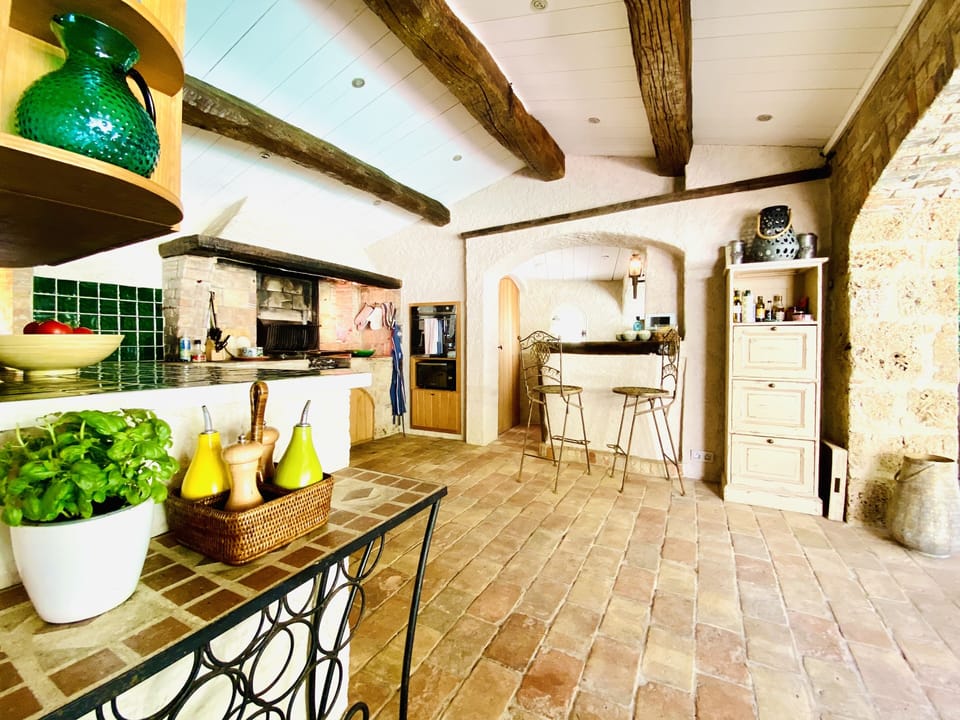 Gorgeous fully equipped summer kitchen 