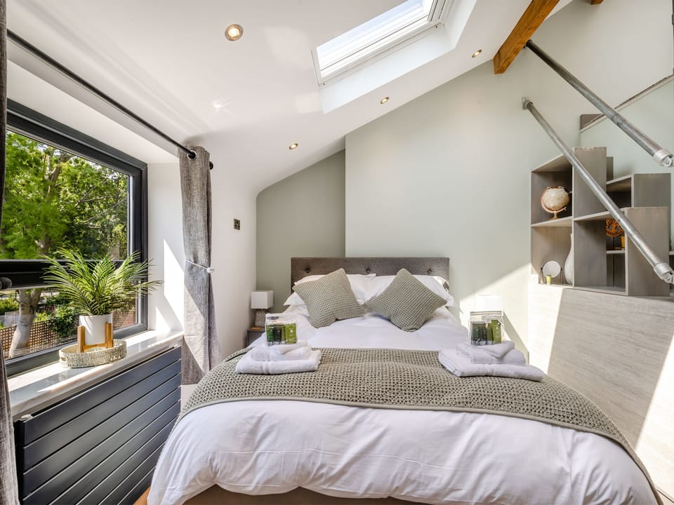 Double bedroom | Squirrel Cottage, Glossop