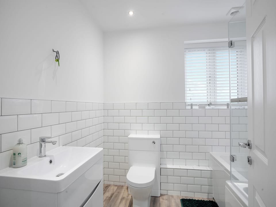 Bathroom | Doves Nest, Ashbourne