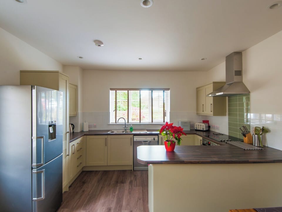 Kitchen area | Fir Cottage - Woodside Stables Holiday Cottages, Saltash